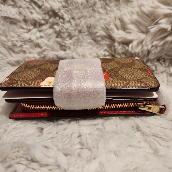 Coach Corner Zip Wallet - Picture 2 of 7